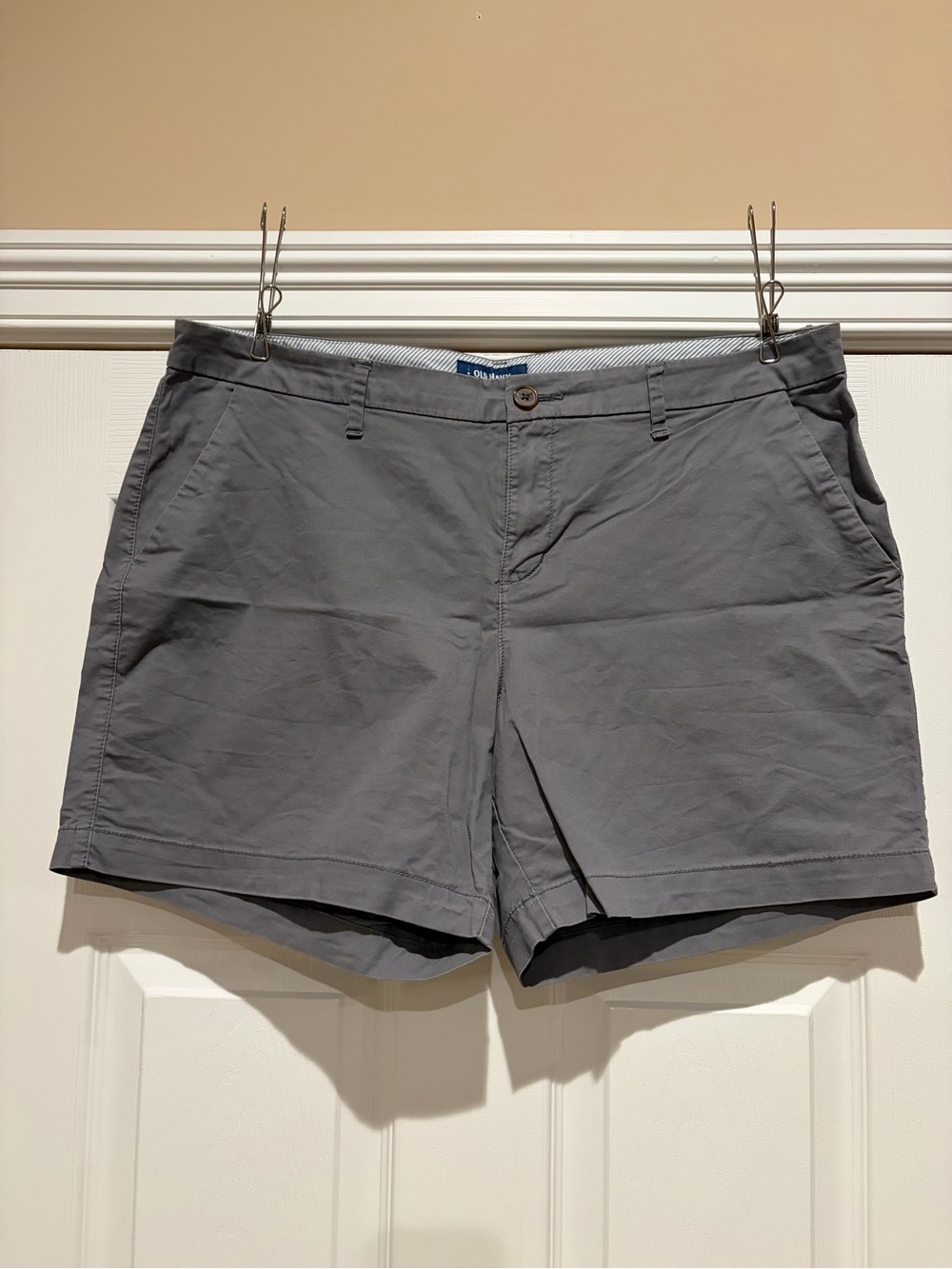 Old Navy Women's Gray Chino-Style Shorts